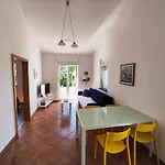Lavender House * Mandre