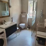 Lavender House Mandre