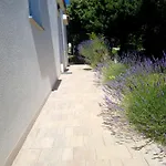 Lavender House マンドレ